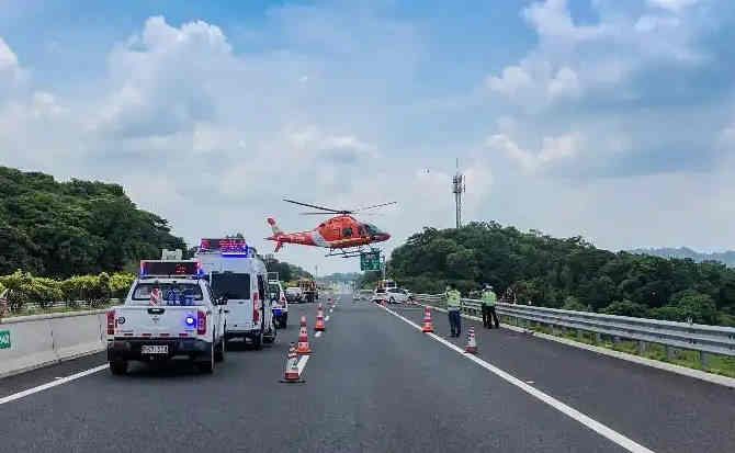 壤塘高速公路汽车救援案例