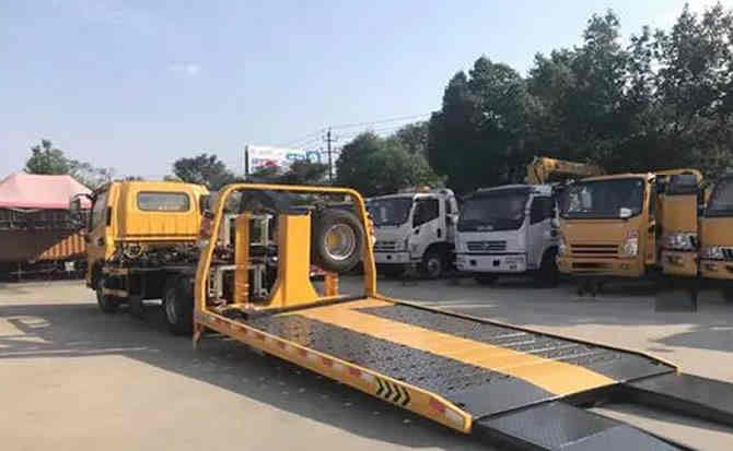壤塘汽车中途维修案例